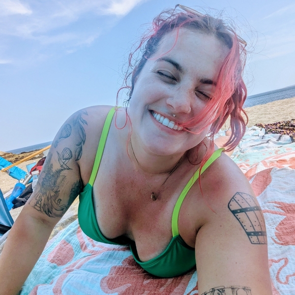 Meet your Posher, Emma - Picture 2 of 4